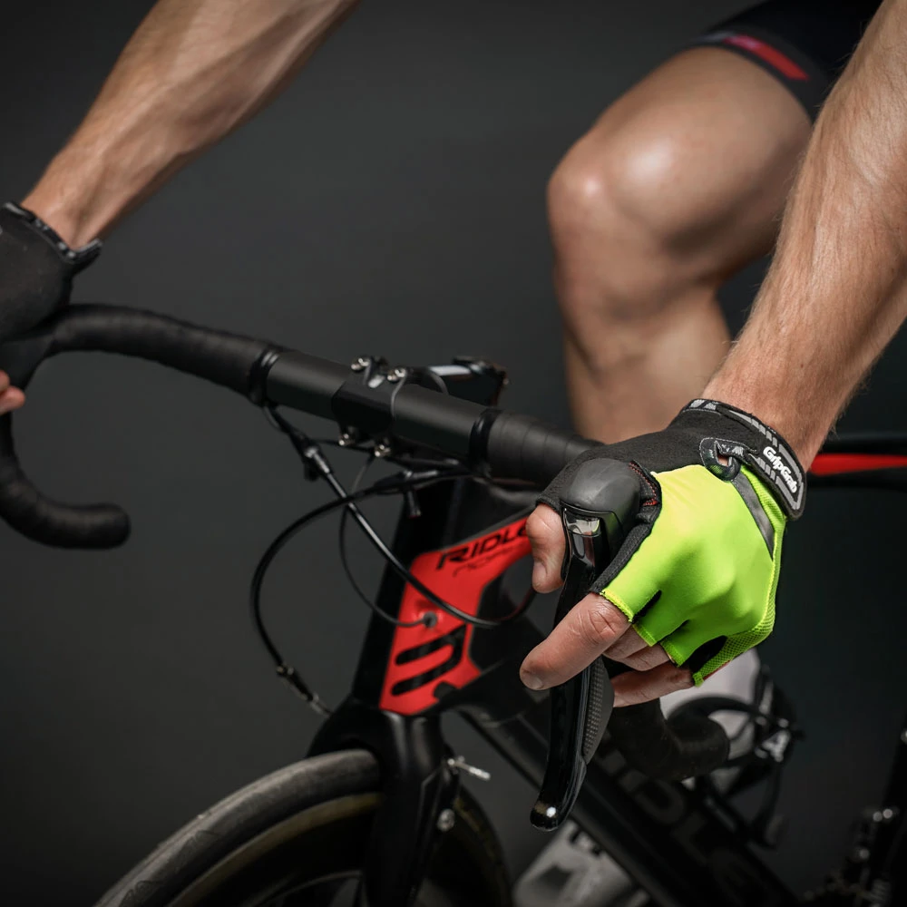 Hi-Vis Set - Gloves + Shoecover 4 Hi-Vis Set - Gloves + Shoecover – Image 4