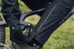 ION Shelter 2L - Pantalon Soft Shell VTT Pour Femmes -Cyclisme Vêtements Boutique ION Shelter 2L Damen MTB Softshellhose 47233 5190 900 ActionBilder 1