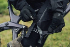 ION Shelter 2L - Pantalon Soft Shell VTT Pour Femmes -Cyclisme Vêtements Boutique ION Shelter 2L Damen MTB Softshellhose 47233 5190 900 ActionBilder 2